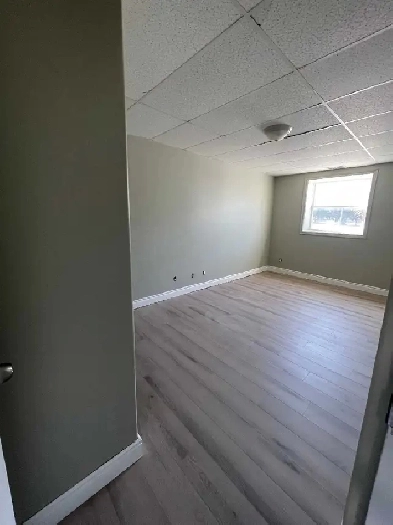 downtown bedrooms for rent at 750 Image# 3