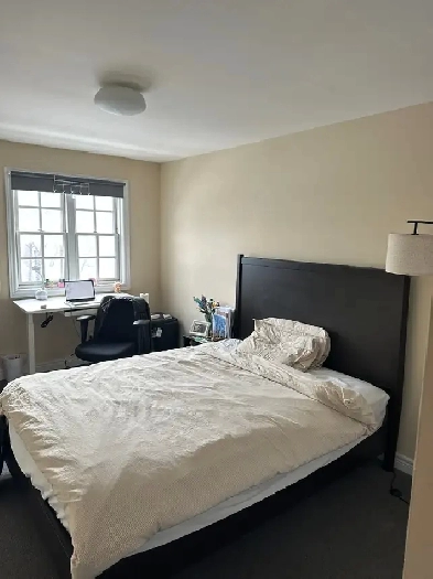 Spacious Bedroom Near Western University – Summer Available Image# 4