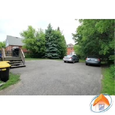 2 room available in 5 bedroom house uptown Waterloo winter term Image# 1