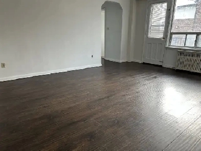 Spacious and bright 2 bedroom apartment in South Etobicoke Image# 1