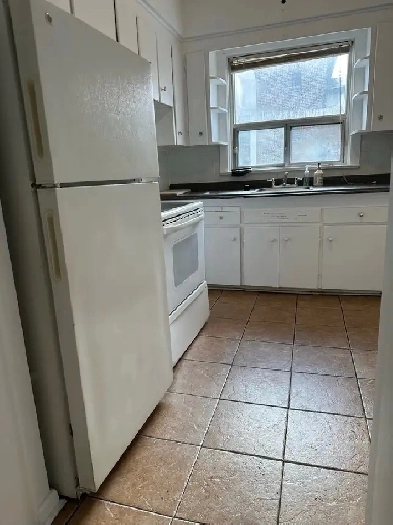 Spacious and bright 2 Bedroom Apartments in South Etobicoke Image# 4