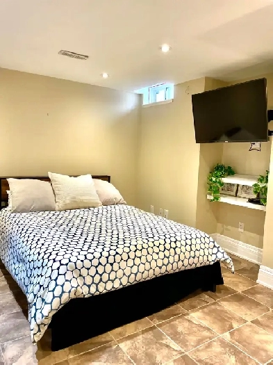 Basement Apartment for Rent - Newmarket / Aurora Image# 11