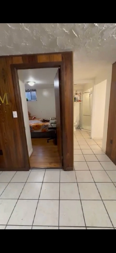 A basement bedroom for rent at Finch/Warden Image# 5