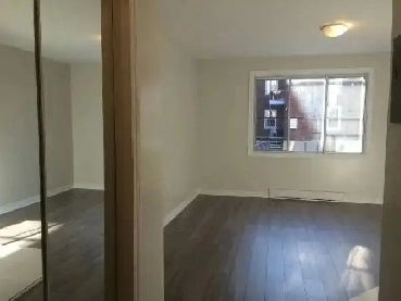 NDG APARTMENT TO RENT - NEAR VENDOME METRO Image# 2