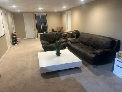 room for rent with private bathroom Image# 1