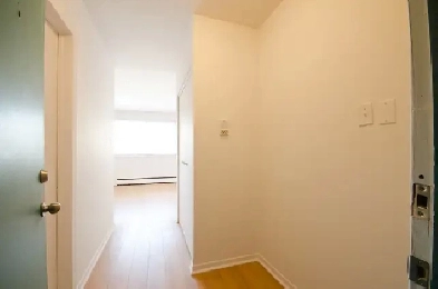 Verdun 2 1/2 tout inclus Metro Lasalle Image# 4