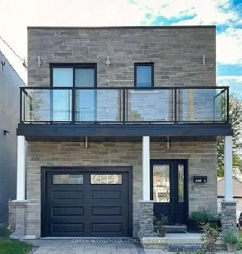 ✨Spacious Ground Floor Studio Walkout ✨ Pharmacy Ave & St. Clair Image# 2