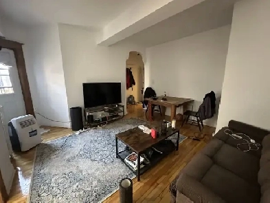 3   en face du parc Lafontaine