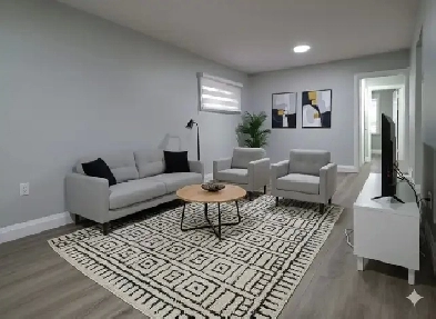 Freshly Renovated 3 - Bedroom House - Yard   Parking Image# 4
