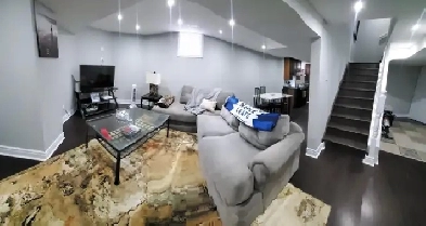 Spacious 2-Bed by Lake   AC/Laundry/Parking Inc! (Sandringham) Image# 8