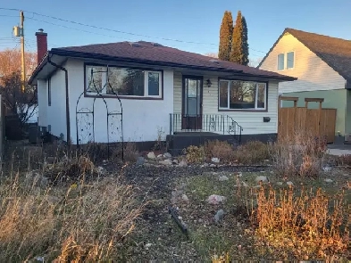 Nice Furnished 2 bed,1 den,1 bath  house available by Jan 1st. Image# 11