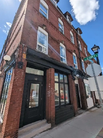 160 Princess St #2 - 2BR Uptown, Amazing Location, Updated Image# 15