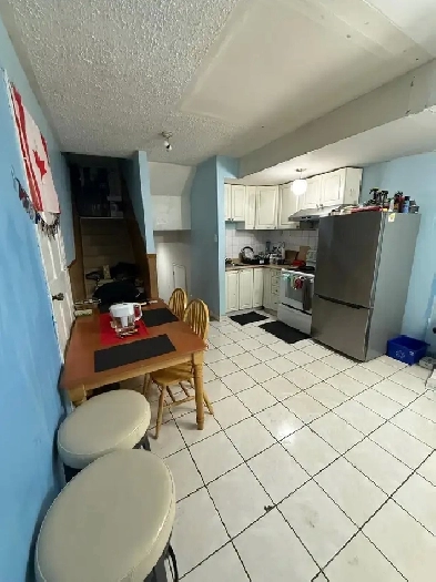 double bedroom walk-in basement near williams pkwy and kennedy Image# 4