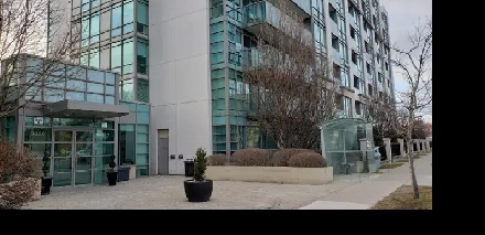 Private small Den bedroom for Single Person in a Luxury Condo Image# 6