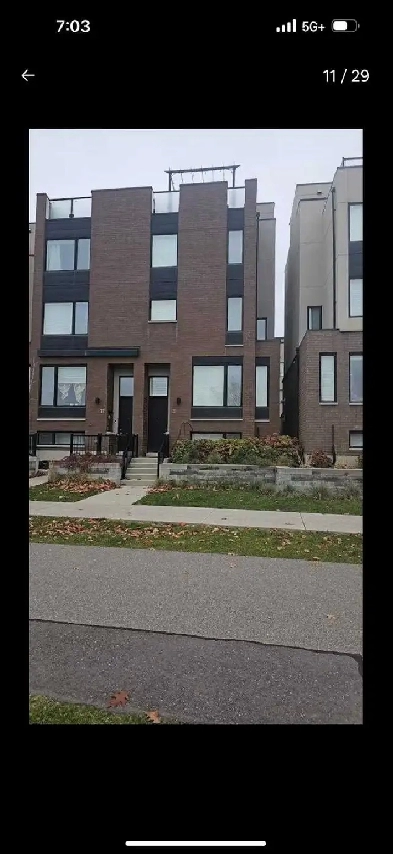 LARGE ROOM BY YORK UNIVERSITY JAN 1 $1000 ALL INCLUSIVE Image# 9