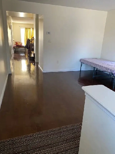 4 bedroom upper level of semi detached house 3parking in Brampto Image# 8