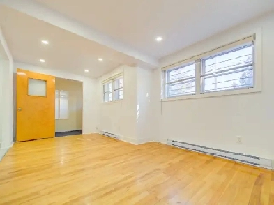 3 1/2 - 5 min YUL - Tout inclus – Parking – Electros – 1350$ Image# 1