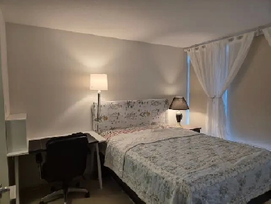 Private 1bedroom and shared bathroom in Surrey Central Apt Image# 2