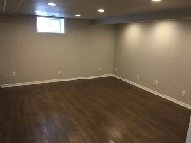Beautiful 2 Bedroom Basement Suite Image# 2