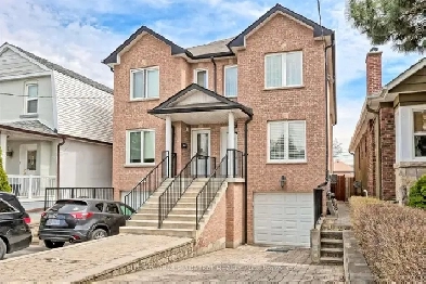 Beautiful 3-Bed, 3-Bath, 2 Parking Home for Rent in dtn Toronto Image# 1