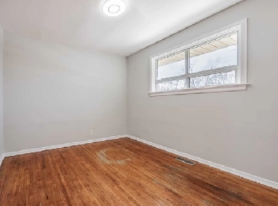 ROOM FOR RENT, SINGLE OCCUPENCY IN DETATCH HOUSE-PLEASE READ AD! Image# 5