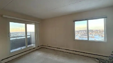 Lease Takeover - Modern 2 Bed/1 Bath   Stunning Sunsets Views Image# 5
