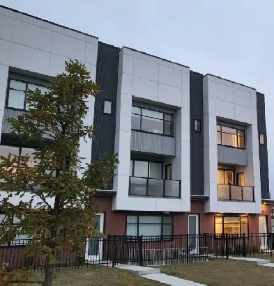 3 Bed 2.5 Bath Townhome for Rent Image# 8