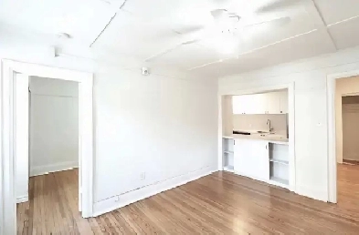 Renovated 1 Bedroom Apartment in Midtown West Image# 9