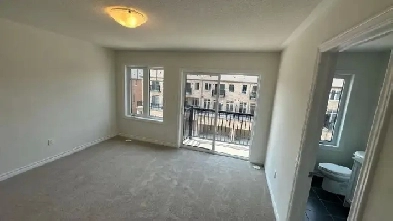 4 bedroom upper level townhouse house for rent Brampton Image# 2