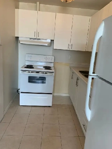 one bed one bath apt avail.at Keswick south Georgina Image# 9