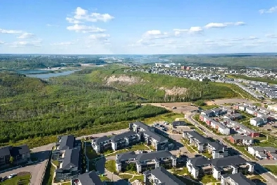 3 bedroom townhouse Image# 1