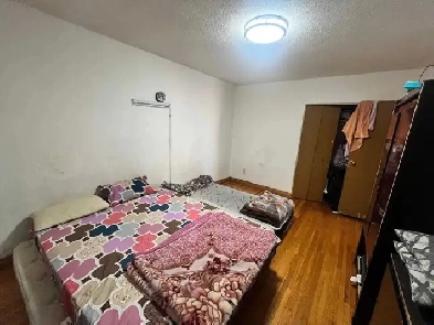 PRIVATE ( MASTER BEDROOM IN UPPERLEVEL) FOR RENT IN MALTON Image# 6