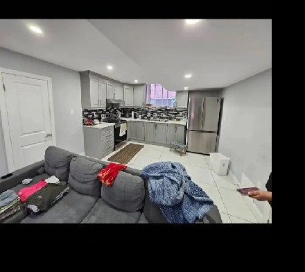 Room available for girl in Brampton Image# 2