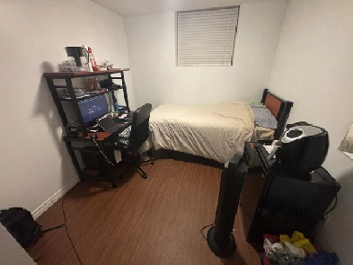 1 Room 2 Washroom SUBLET near McMaster University Image# 1