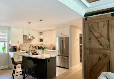 3 Bedroom - By the Lake - Burlington Image# 1