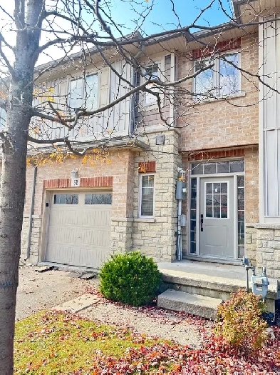 Townhouse for rent in Grimsby on the lake Image# 6