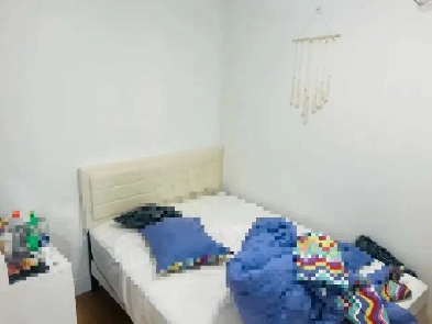 Chambre non meublée 600$  OU  Meublée 700$) à louer–Ahuntsic-Ca. Image# 2