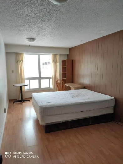 Two Upstairs Bedrooms Close Square One and UTM Image# 2