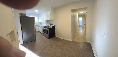 Fairview Clean and Quiet 2 Bedroom Image# 3