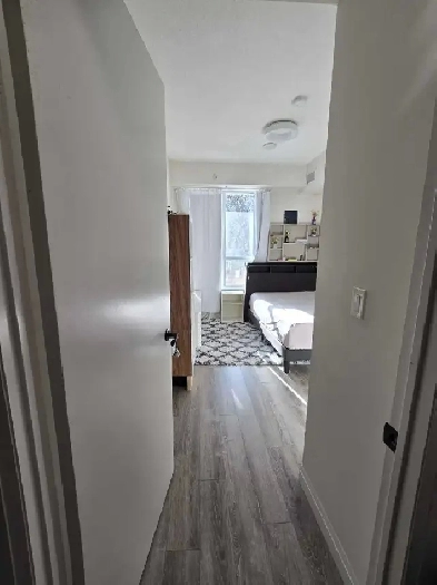 1 bedroom in 4 bedroom apartment Image# 3