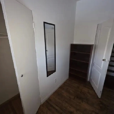 URGENT STUDIO ROOM Image# 1