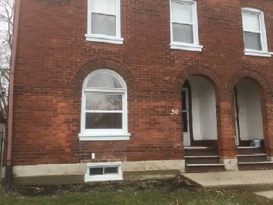2 bedroom apartment for rent 50 Brock St. Brantford Image# 2