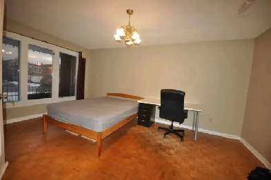 spacious room for rent