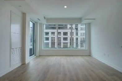 1 Bedroom   Den, 2 Bath in the Heart of North York Image# 4