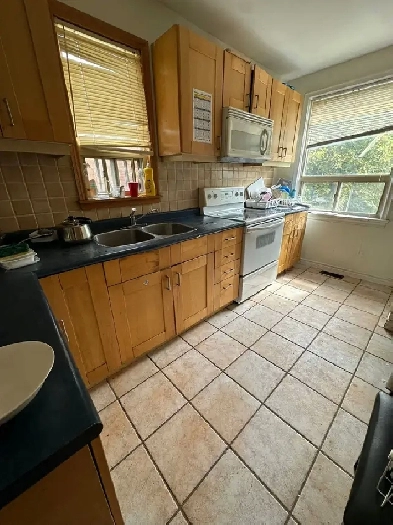 small room for rent near lakeshore etobicoke - humber lakeshore Image# 4