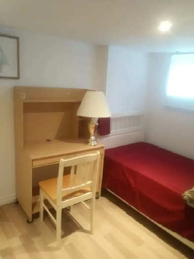 Chambre à louer métro Monk 600.00 par mois Je recherche une c Image# 9