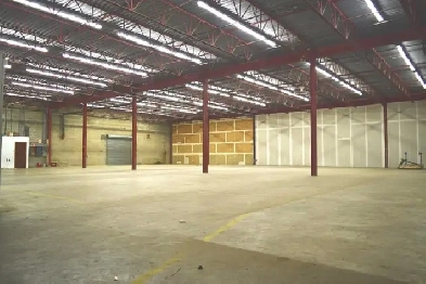 4,000 SqFt Commercial/Industrial Warehouse Available Immediately Image# 4