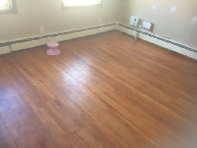 Uptown 3 brm with hydro, heat, & water included/amenities nearby Image# 2