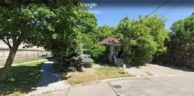 Unbeatable Location! 3BR/2BA Just 10 Seconds from Subway Station Image# 4