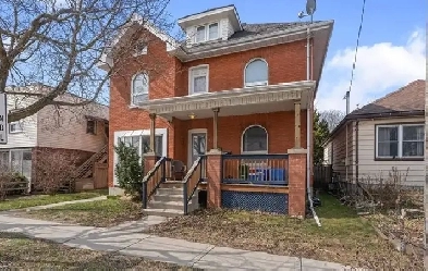 DUPLEX FOR SALE!! - $549,999 Image# 10